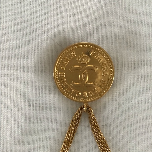 CHANEL Pin - Picture 4 of 4